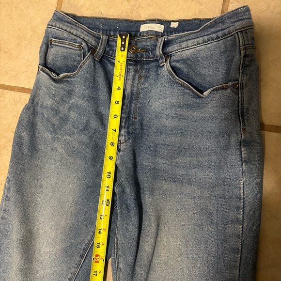 a loves a Straight Leg Jeans - Picture 3 of 8